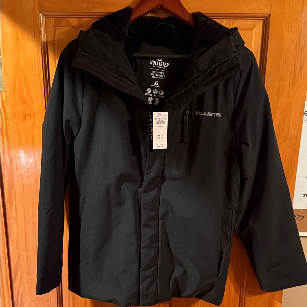 Hollister Men's Performance Jacket in Black